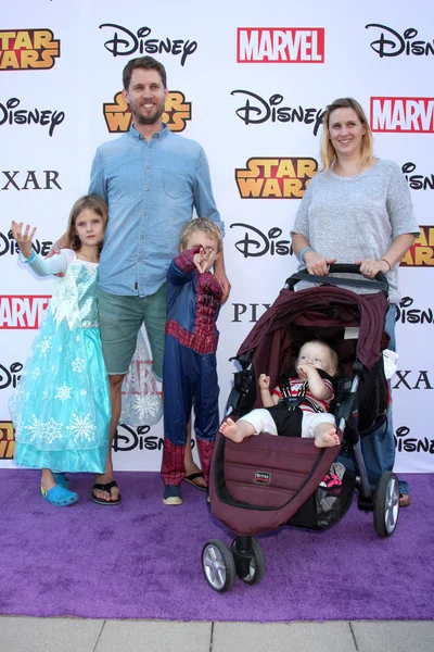 Jon heder, kirsten heder, familie — Stockfoto