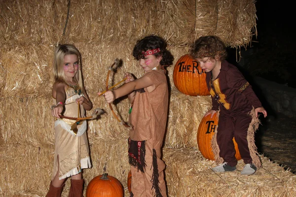 McKenna Grace, August Maturo, Ocean Maturo — Stock Photo, Image