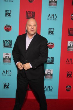 Michael Chiklis