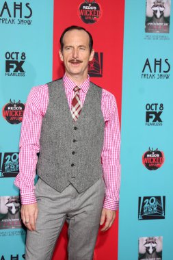 Denis o'hare