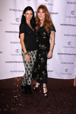 Özgürlük Ross, Charlotte Tilbury