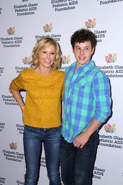 Julie Bowen, Nolan Gould — Zdjęcie stockowe