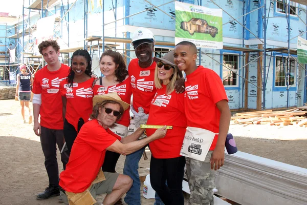 Jeremy Allen White, Shanola Hampton, Emma Kenney, William H Macy, Glynn Turman, Kristen Bell, Donis Leonard Jr — Stock Photo, Image