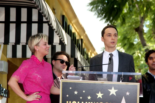 Kaley Cuoco, Jim Parsons — Stock Photo, Image