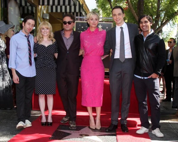 Simon Helberg, Melissa Rausch, Johnny Galecki, Kaley Cuoco, Jim Parsons, Kunal Nayyar — Zdjęcie stockowe