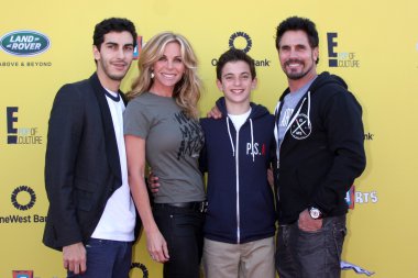 Cindy Ambuehl, Don Diamont, Aile