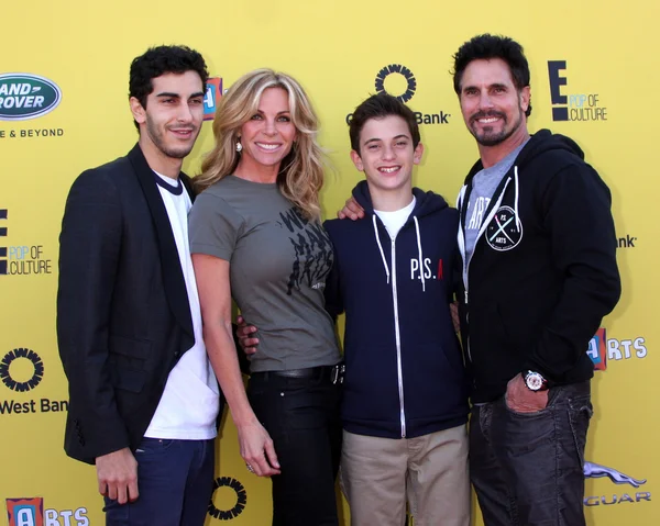 Cindy ambuehl, don diamont, familie — Stockfoto