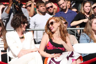 Anne Hathaway, Jessica Chastain