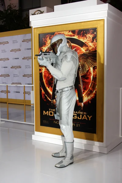 Atmosfeer op de de honger Games: Mockingjay deel 1 première — Stockfoto