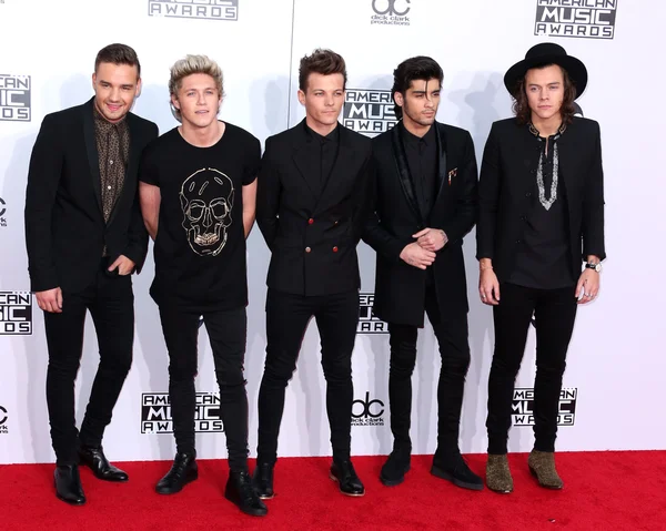 Una dirección, Liam Payne, Niall Horan, Louis Tomlinson, Zayn Malik, Harry Styles — Foto de Stock