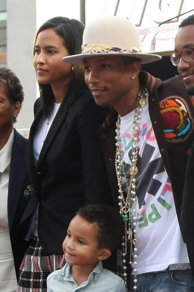 Helen Lasichanh, Rocket Ayer Williams, Pharrell Williams, rodina — Stock fotografie