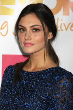 Phoebe Tonkin