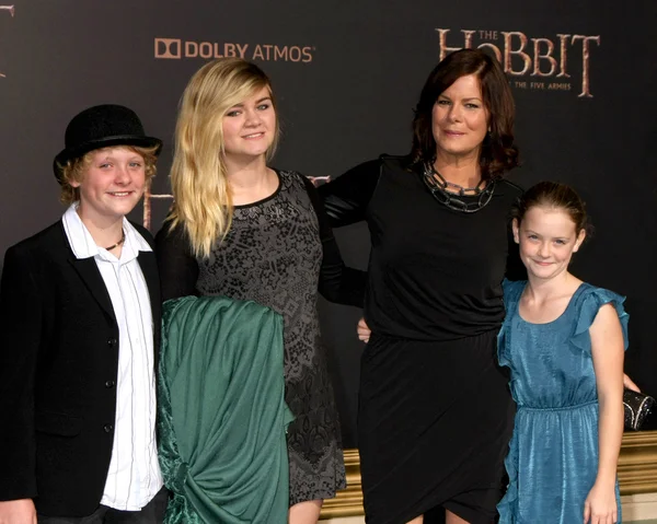 Marcia Gay Harden, Julitta Dee Harden Scheel, Hudson twardnieje Scheel, Eulala Grace Scheel — Zdjęcie stockowe