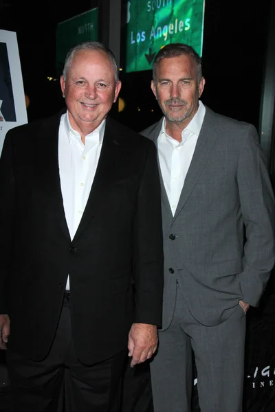 Dick Cook, Kevin Costner — Stock Photo, Image