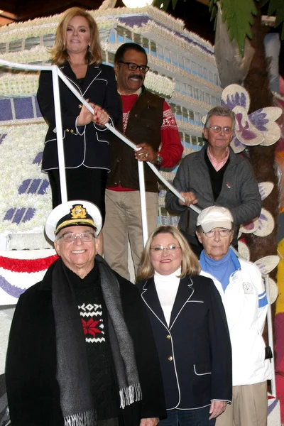 Jill Whelan, Ted Lange, Fred Grandy, Gavin Macleod, Lauren Tewes, Bernie Kopell — Stockfoto