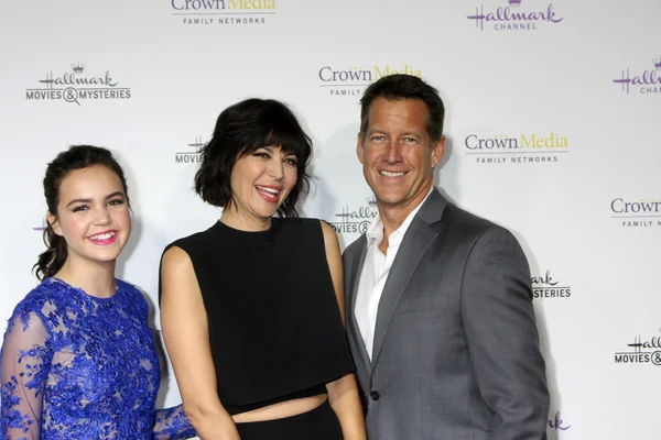 Bailee Madison, Catherine Bell, James Denton — Stockfoto