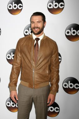 Charlie Weber