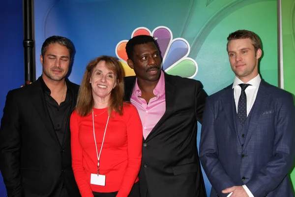 Taylor Kinney, Pam Golum, Eamonn Walker, Jesse Spencer — Zdjęcie stockowe