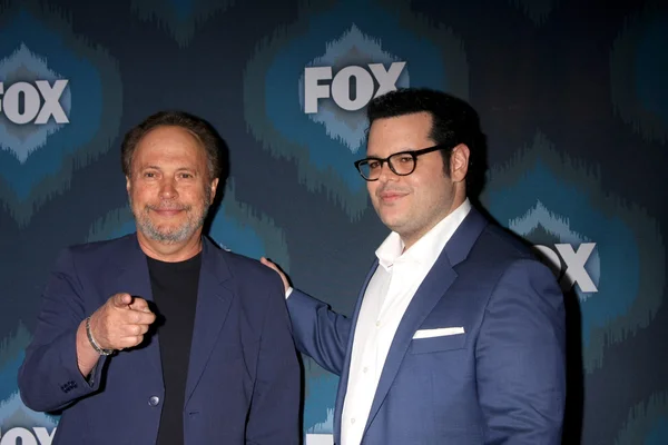 Billy Crystal, Josh Gad — Stockfoto