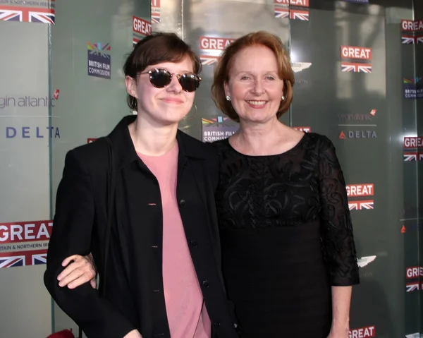 Charlotte Ritchie, Kate Burton — Foto de Stock