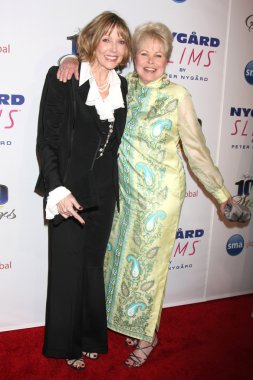 Susan Blakely, Michelle Phillips