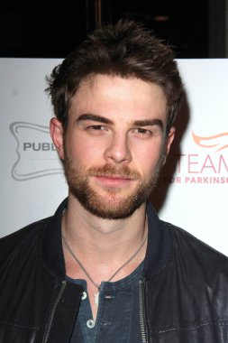 Nathaniel Buzolic
