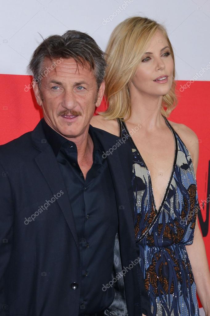 Sean Penn, Charlize Theron Stock Editorial Photo © Jean_Nelson 67313213