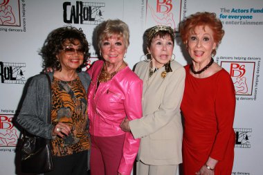Konuk, Mitzi Gaynor, Neile Adams, Carol Lawrence