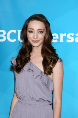 Emma Dumont