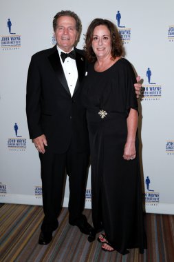 Patrick Wayne, Anita Swift