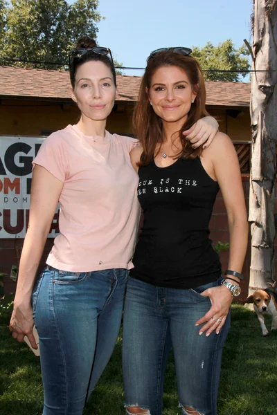 Whitney Cummings, Maria Menounos — Stockfoto