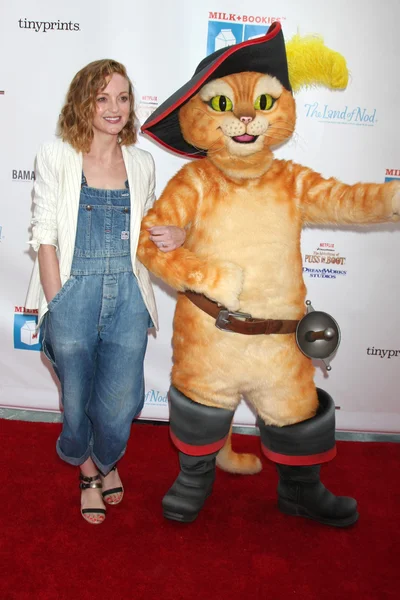 Jayma Mays, Gato con botas —  Fotos de Stock