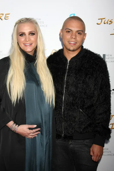 Ashlee Simpson, Evan Ross — Foto Stock