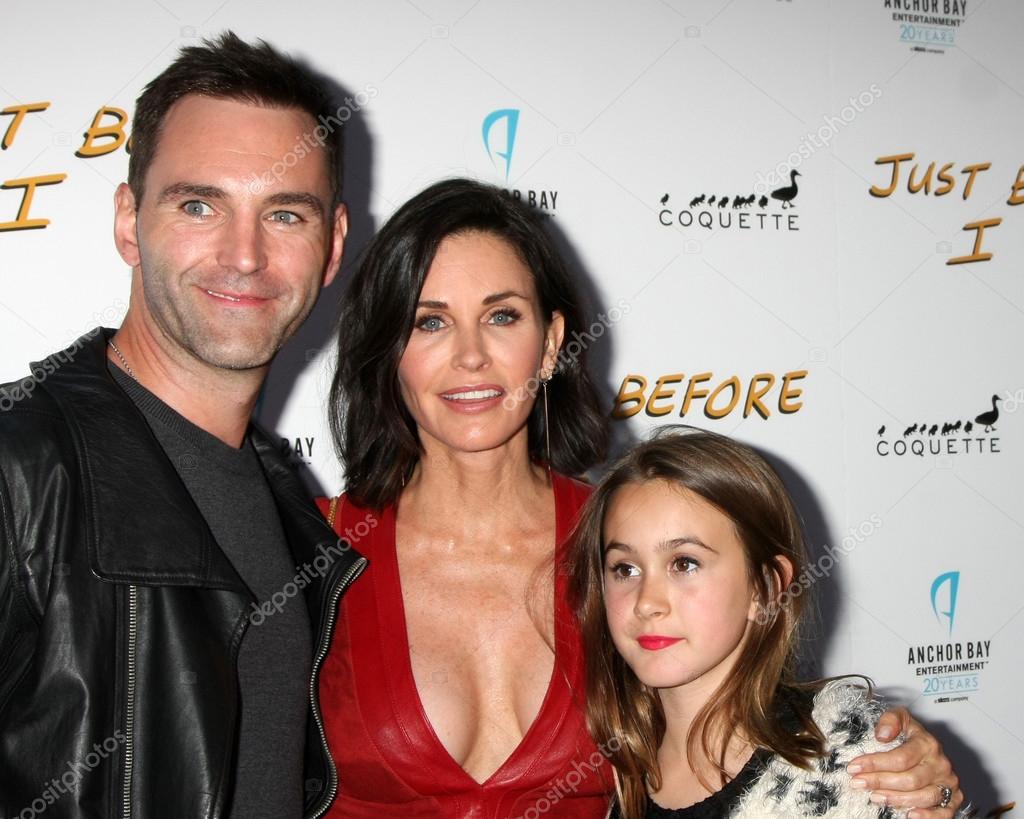 Johnny McDaid, Courteney Cox, Coco Arquette Stock Editorial Photo