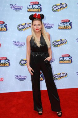 Alli Simpson