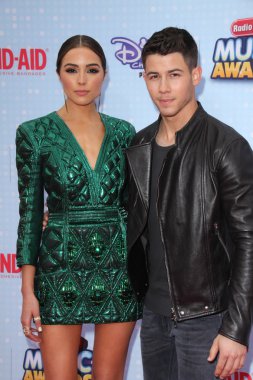 Olivia Culpo, Nick Jonas