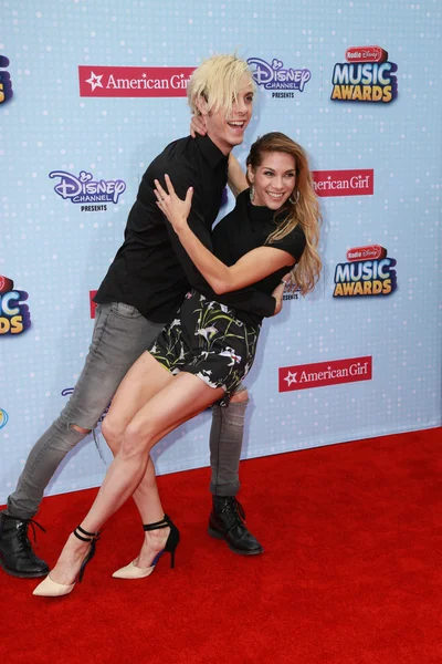 Allison Holker, Riker Lynch — Photo