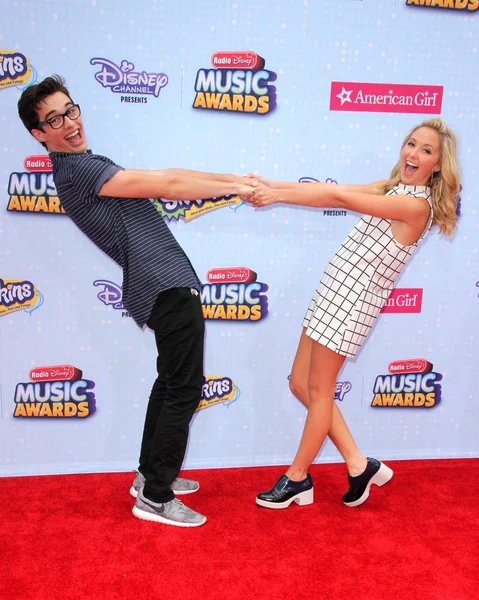 Joey Bragg, Audrey Whitby — Foto Stock