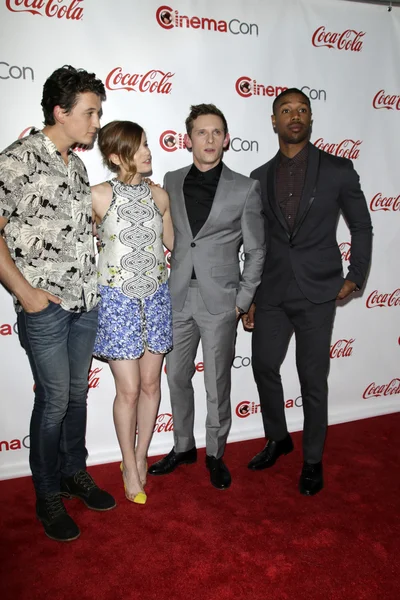 Miles Teller, Kate Mara, Jamie Bell, Michael B. Jordan — Stock Photo, Image