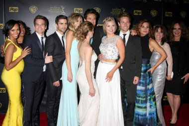 Mischel Morgan, Greg Rikaart, Max Erlich, Melissa Ordway, avcı Kral, Matthew Atkinson, Kelli Goss, Lachlan Buchanan, Gina Tognoni, Kate Linder, Cathering Bach