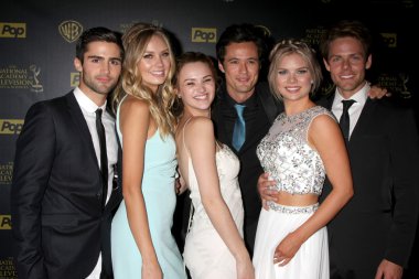 Max Erlich, Melissa Ordway, avcı Kral, Matthew Atkinson, Kelli Goss, Lachlan Buchanan