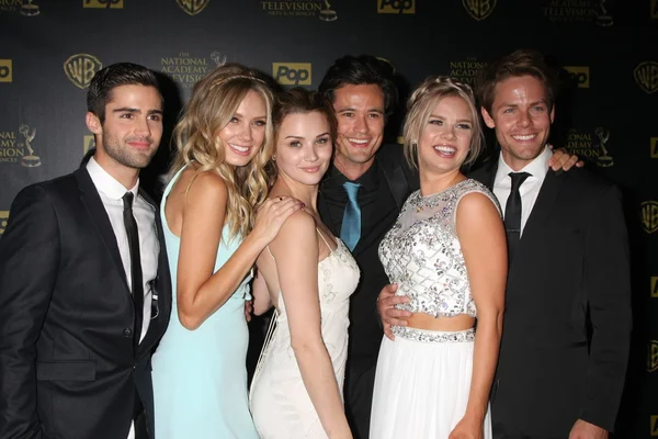 Max Erlich, Melissa Ordway, rei de Hunter, Matthew Atkinson, Kelli Goss, Lachlan Buchanan — Fotografia de Stock