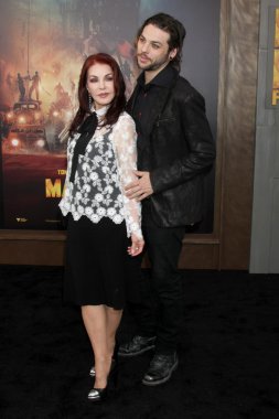 Priscilla Presley, Navarone Garibaldi