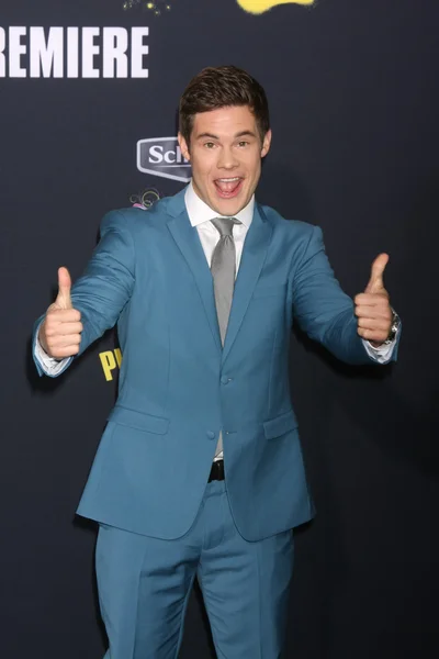 Adam Devine —  Fotos de Stock