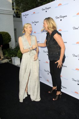 Kelly Rutherford, Natasha Henstridge