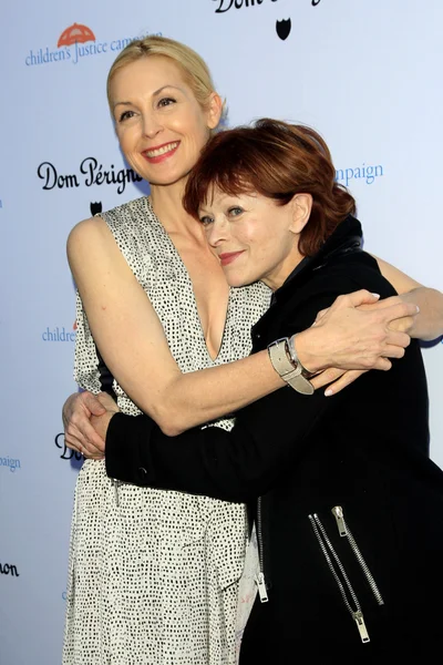 Kelly Rutherford, Frances Fisher — Stock Photo, Image