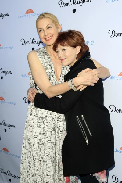 Kelly Rutherford, Frances Fisher — kuvapankkivalokuva