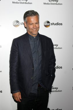 Rupert Graves