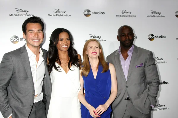 Rose Rollins, Mireille Enos, Jay Hayden, Alimi Ballard — Foto de Stock