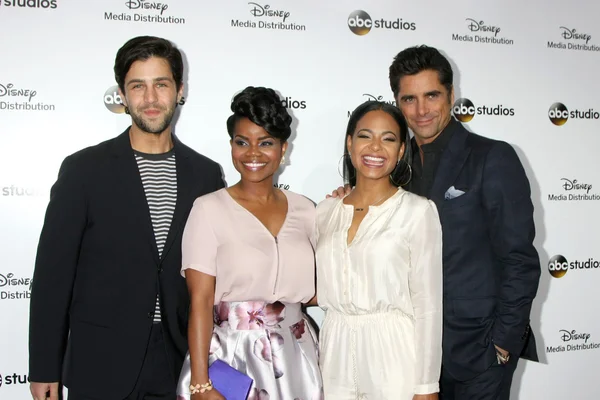 Josh Peck, Kelly Jenrette, Christina Milian, John Stamos — Stok fotoğraf